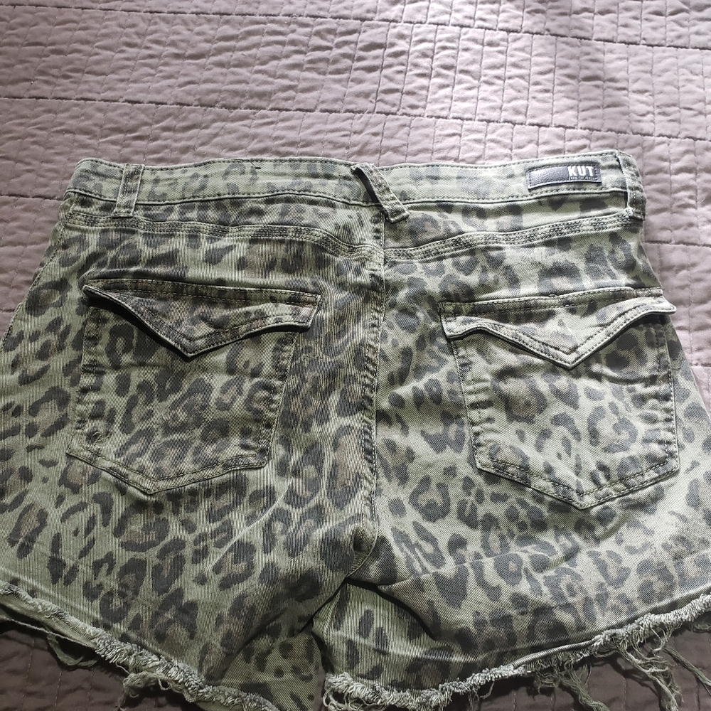 Two pair of cute ladies denim shorts size 8-PM1 - Picture 8 of 9